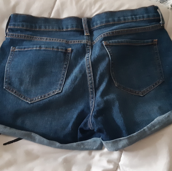 Short jeans Old Navy semi-fitted size 4 - Picture 8 of 8